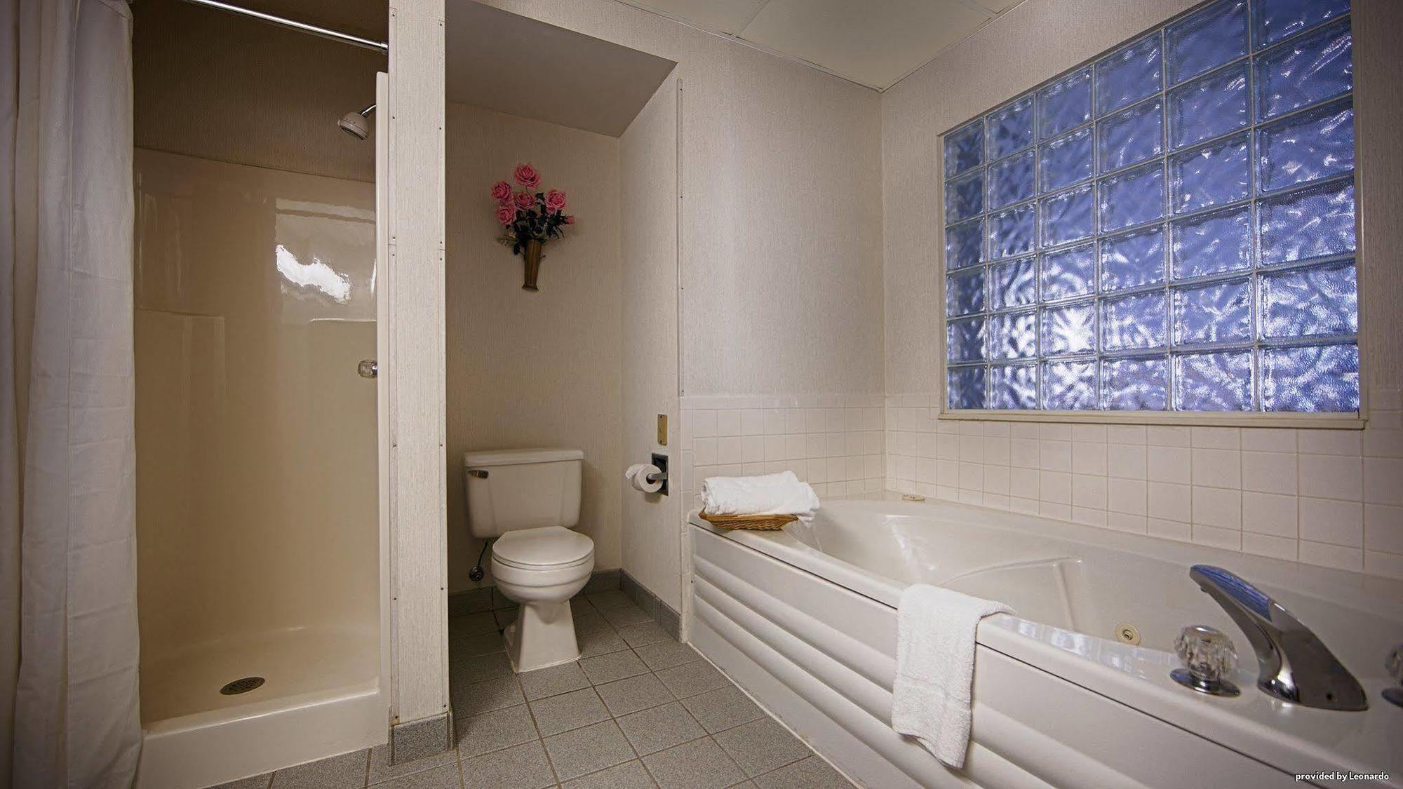 Western Executive Inn- Mount Gilead
