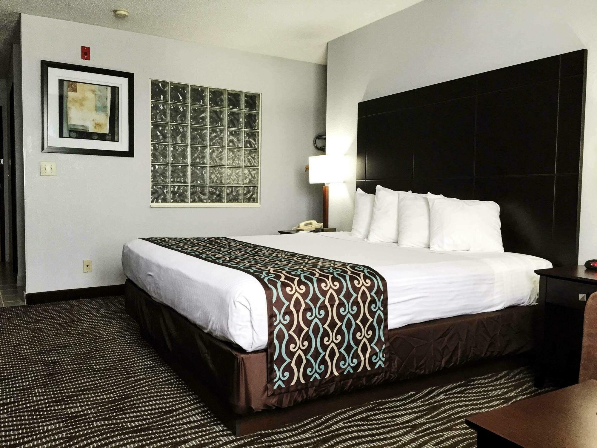 Western Executive Inn- Mount Gilead Hotel 3*
